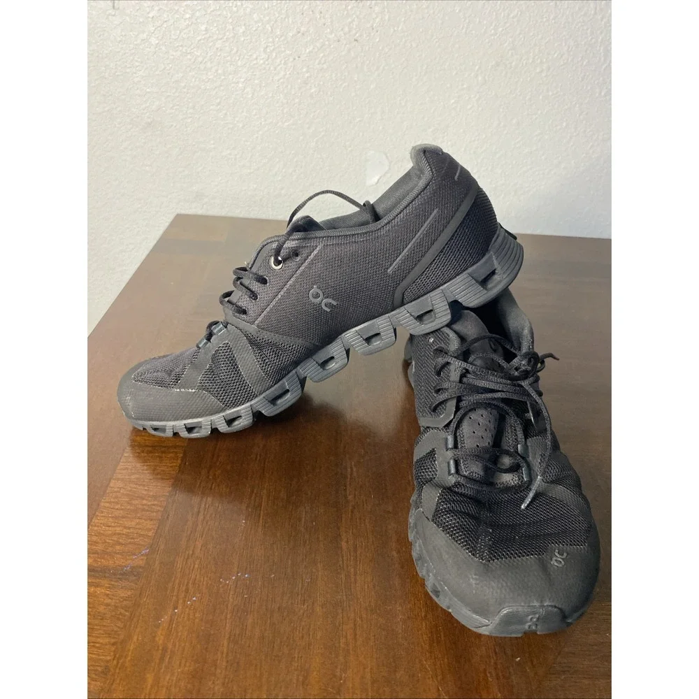 On Cloud 5 Mens 10.5 All Black Running Shoes Sneakers 19-0002